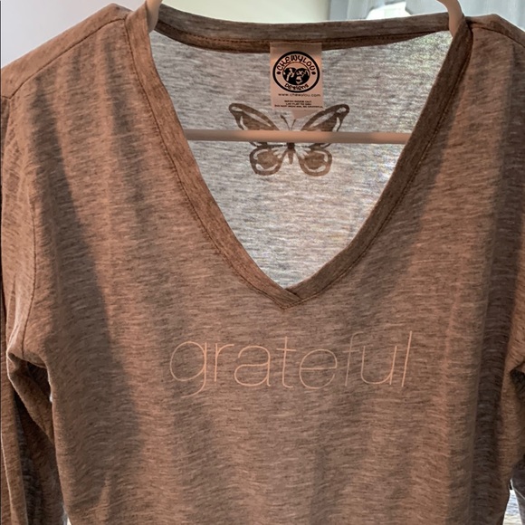 XL Soft Cotton/Poly Blend V-Neck Gray Long Sleeve T-Shirt, Says, “grateful” - Picture 10 of 10
